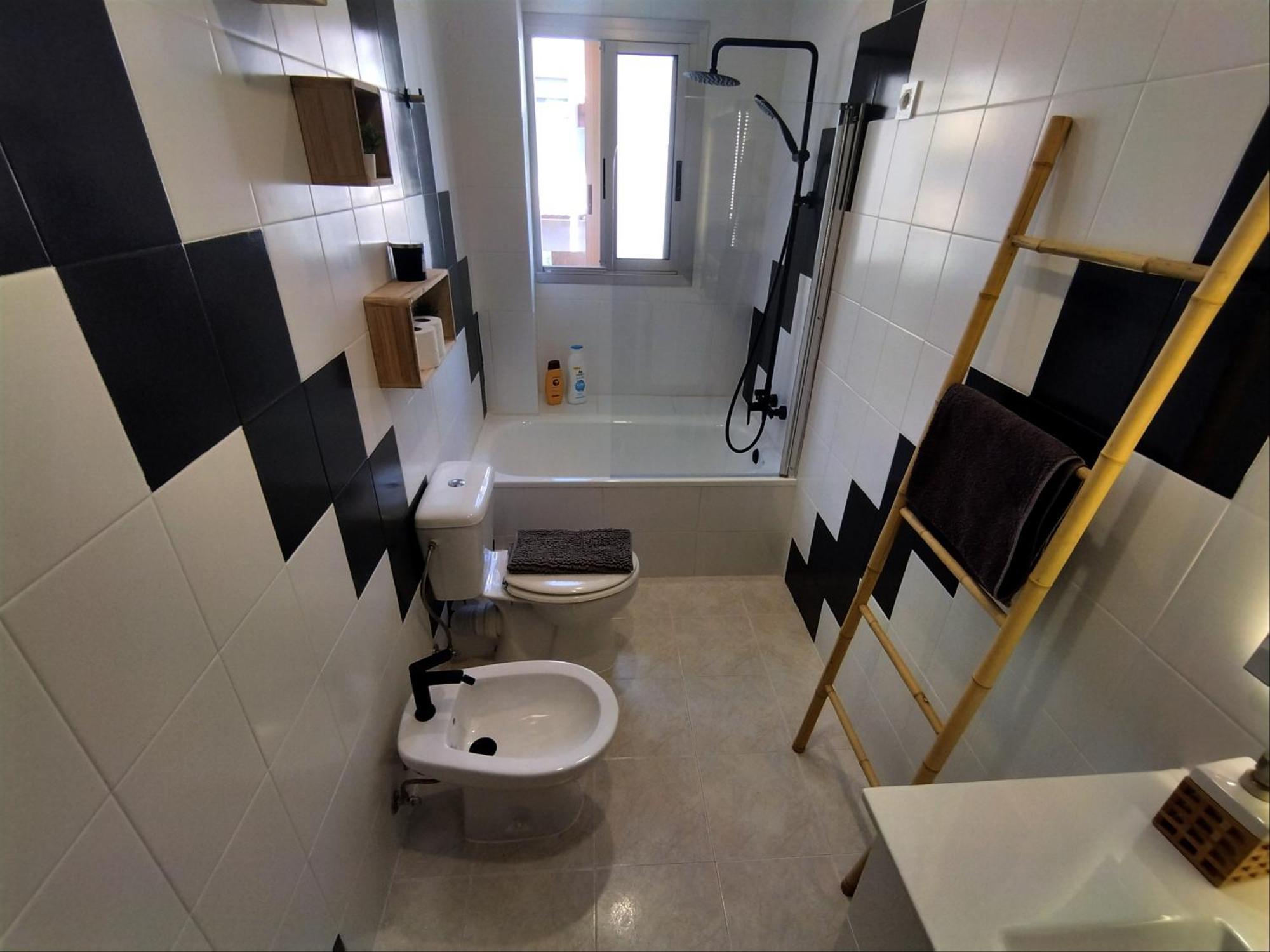 Habitaciones En Apartamento Compartido W Host Alicante Luaran gambar